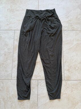 VUORI Green Heathered At Ease Harem Jogger Pants Legging Athletic
